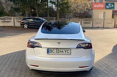 Седан Tesla Model 3 2021 в Львові