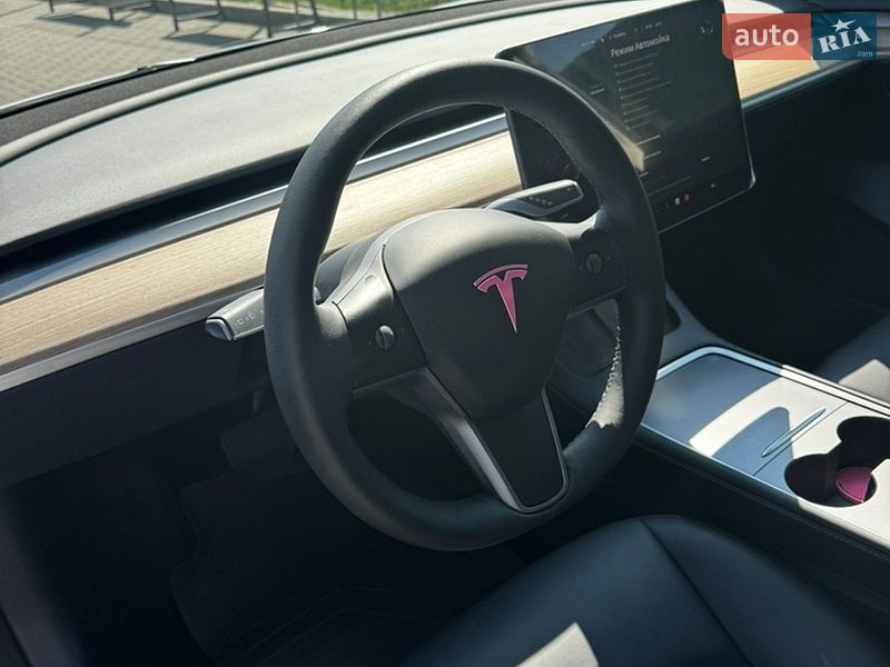 Седан Tesla Model 3 2023 в Одесі
