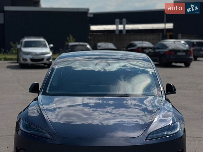 Седан Tesla Model 3 2024 в Ровно