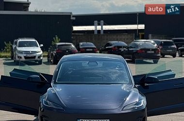 Седан Tesla Model 3 2024 в Ровно