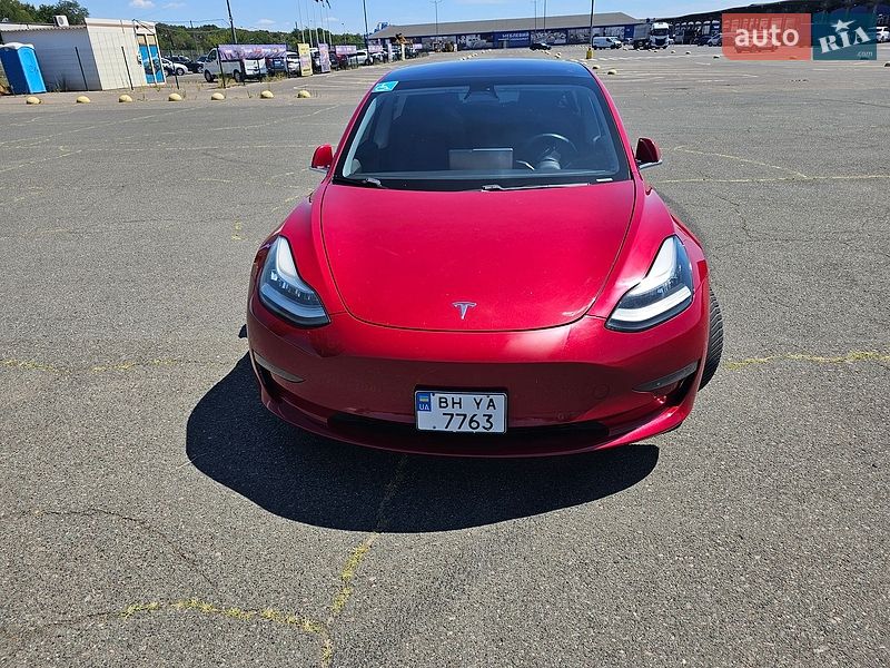 Седан Tesla Model 3 2018 в Одесі