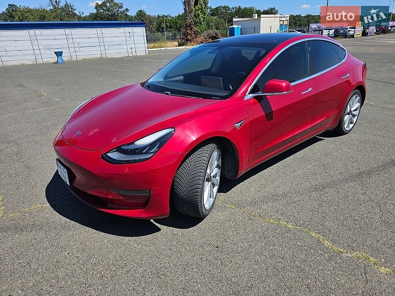 Седан Tesla Model 3 2018 в Одесі