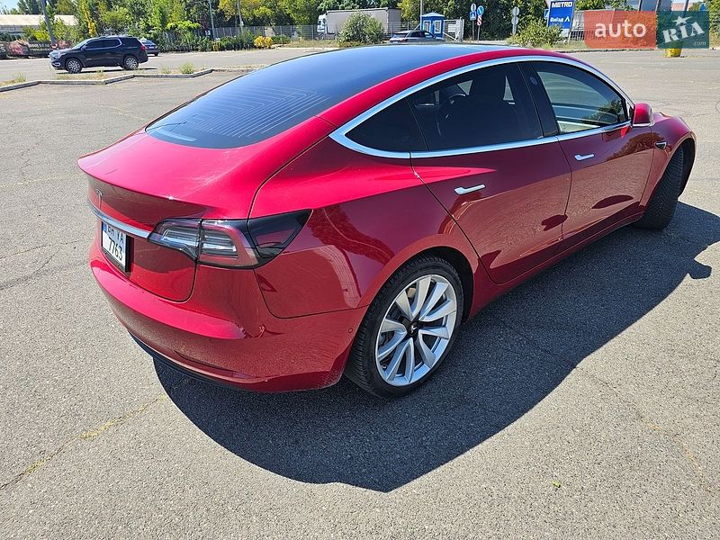 Седан Tesla Model 3 2018 в Одесі