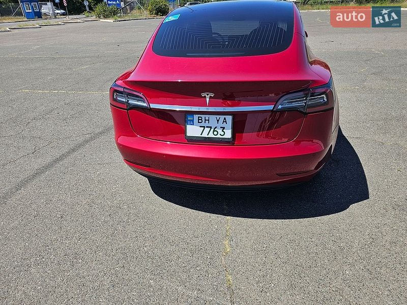 Седан Tesla Model 3 2018 в Одесі
