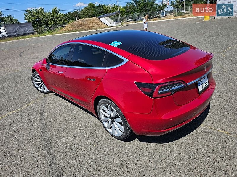 Седан Tesla Model 3 2018 в Одесі