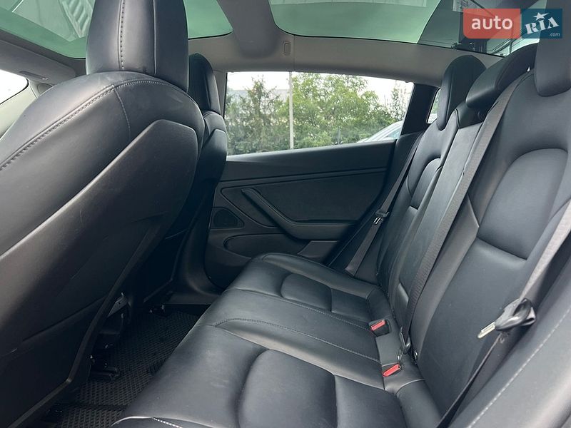 Седан Tesla Model 3 2019 в Ивано-Франковске