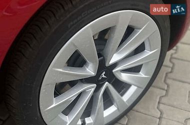Седан Tesla Model 3 2021 в Киеве