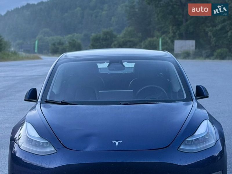 Tesla Model 3 2022