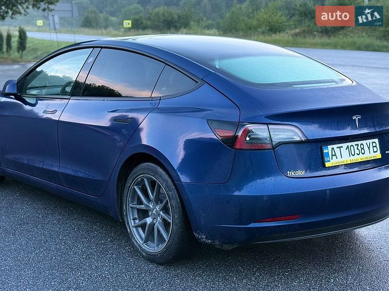 Седан Tesla Model 3 2022 в Ивано-Франковске