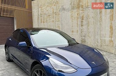 Седан Tesla Model 3 2022 в Львове