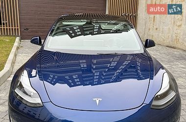 Седан Tesla Model 3 2022 в Львове