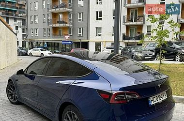 Седан Tesla Model 3 2022 в Львове