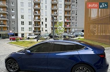 Седан Tesla Model 3 2022 в Львове