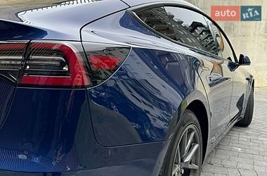 Седан Tesla Model 3 2022 в Львове