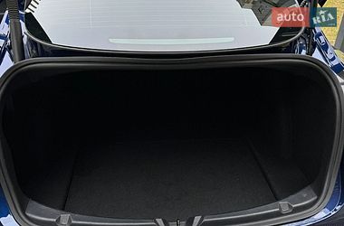 Седан Tesla Model 3 2022 в Львове