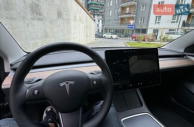 Седан Tesla Model 3 2022 в Львове