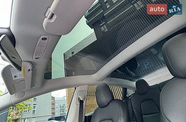 Седан Tesla Model 3 2022 в Львове