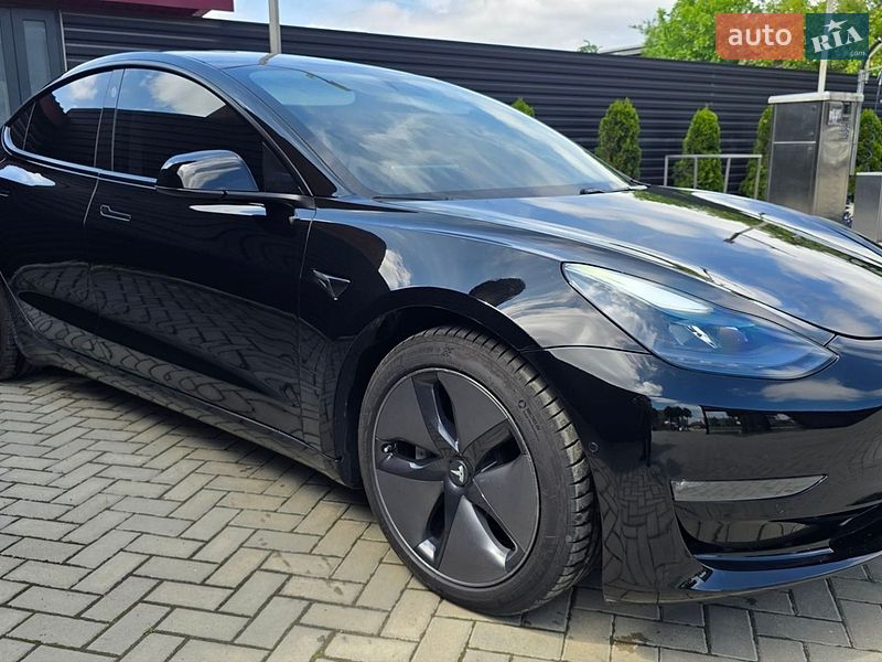 Седан Tesla Model 3 2020 в Ивано-Франковске