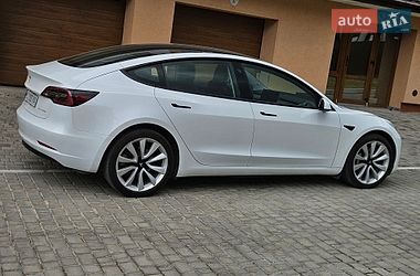 Седан Tesla Model 3 2023 в Львове
