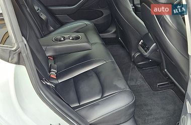 Седан Tesla Model 3 2023 в Львове