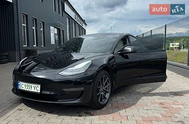 Седан Tesla Model 3 2019 в Львове