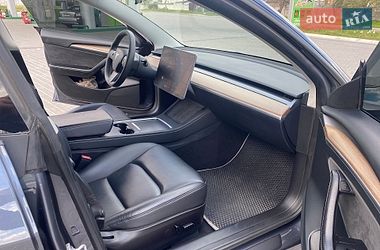 Седан Tesla Model 3 2022 в Днепре
