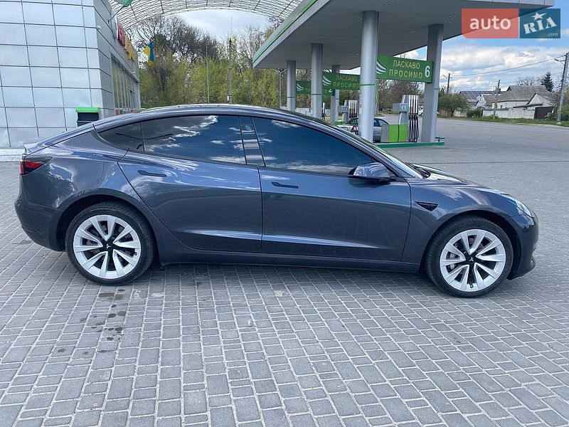 Седан Tesla Model 3 2022 в Днепре