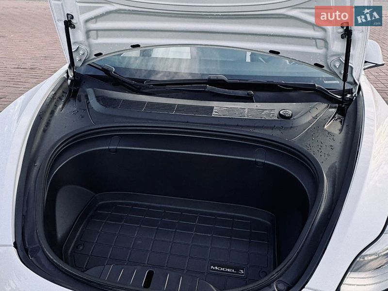 Седан Tesla Model 3 2018 в Киеве фото 6 Седан Tesla Model 3 2018 в Киеве