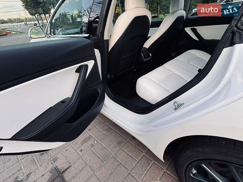 Седан Tesla Model 3 2018 в Киеве фото 20 Седан Tesla Model 3 2018 в Киеве