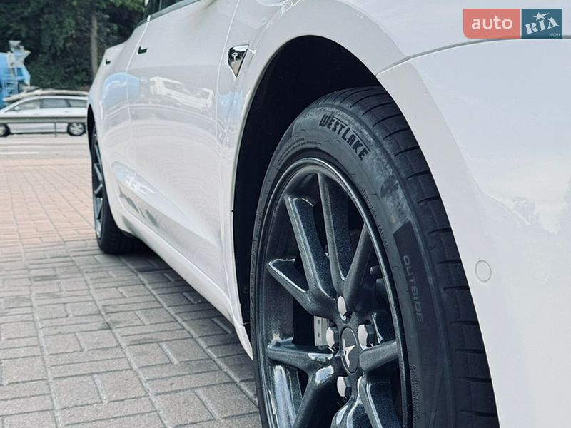 Седан Tesla Model 3 2018 в Киеве фото 27 Седан Tesla Model 3 2018 в Киеве