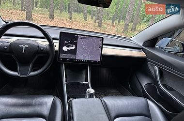Седан Tesla Model 3 2019 в Кам'янському