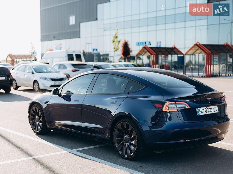 Tesla Model 3 2021