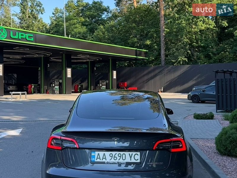 Седан Tesla Model 3 2022 в Киеве фото 6 Седан Tesla Model 3 2022 в Киеве
