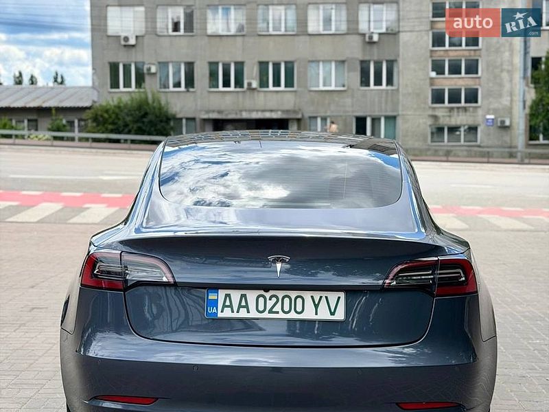 Седан Tesla Model 3 2022 в Києві