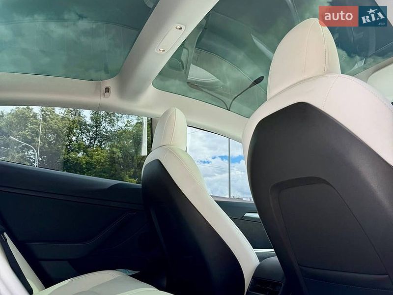 Седан Tesla Model 3 2022 в Києві