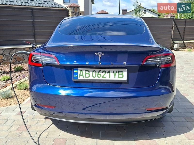 Седан Tesla Model 3 2022 в Вінниці