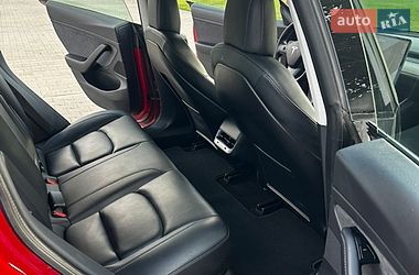 Седан Tesla Model 3 2019 в Ровно