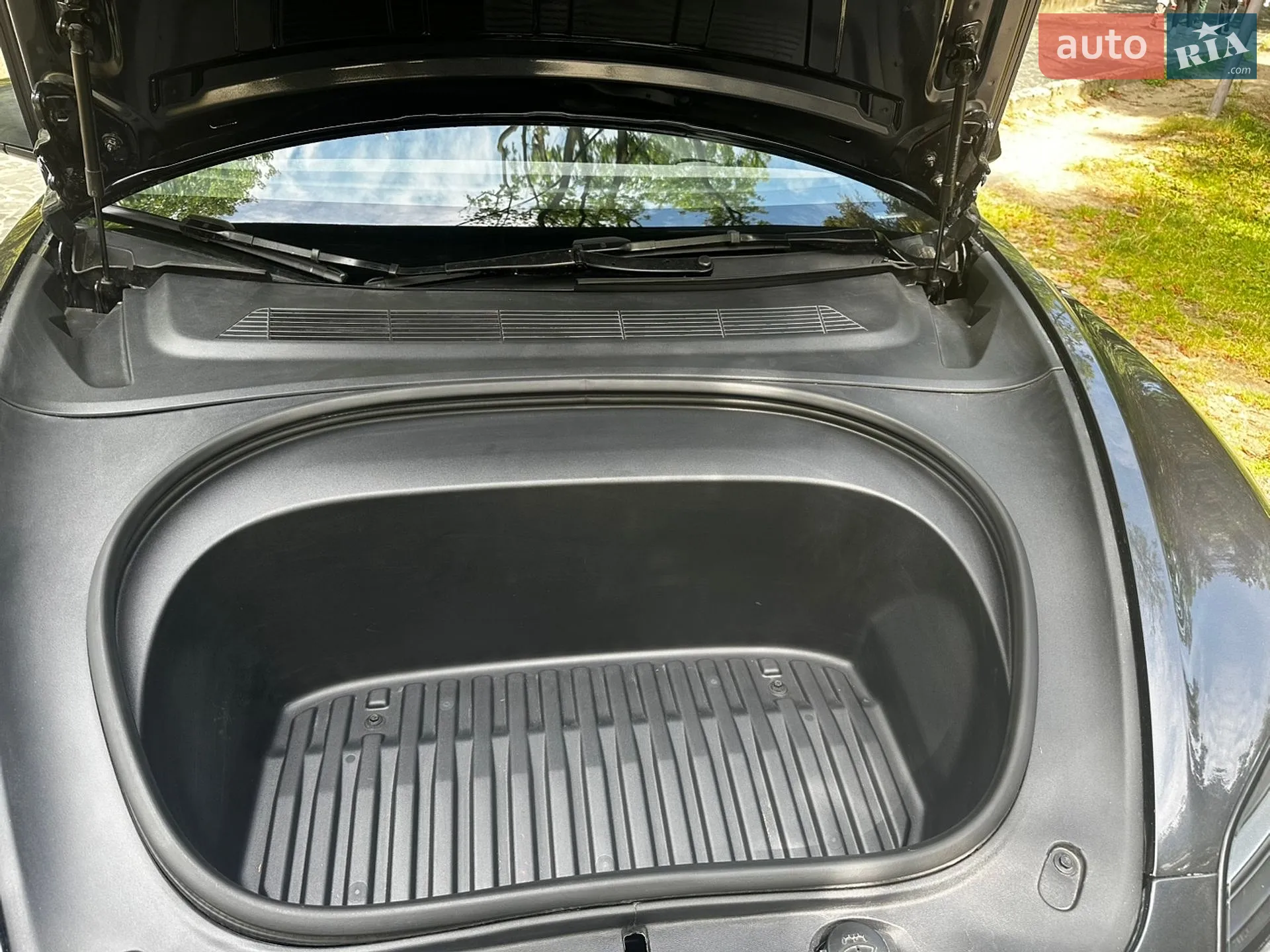 2025 Tesla Model 3 - мініатюра 13