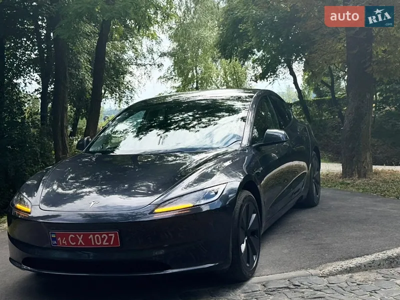 Tesla Model 3 2025