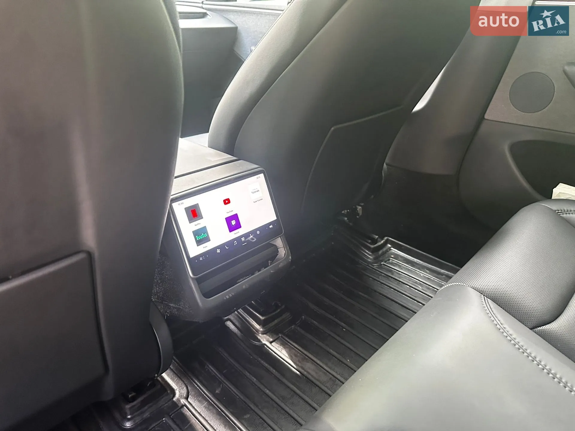 2025 Tesla Model 3 - мініатюра 16