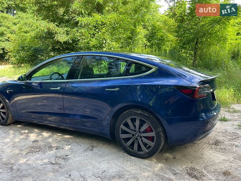 Седан Tesla Model 3 2019 в Києві