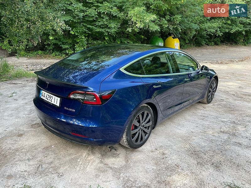Седан Tesla Model 3 2019 в Києві