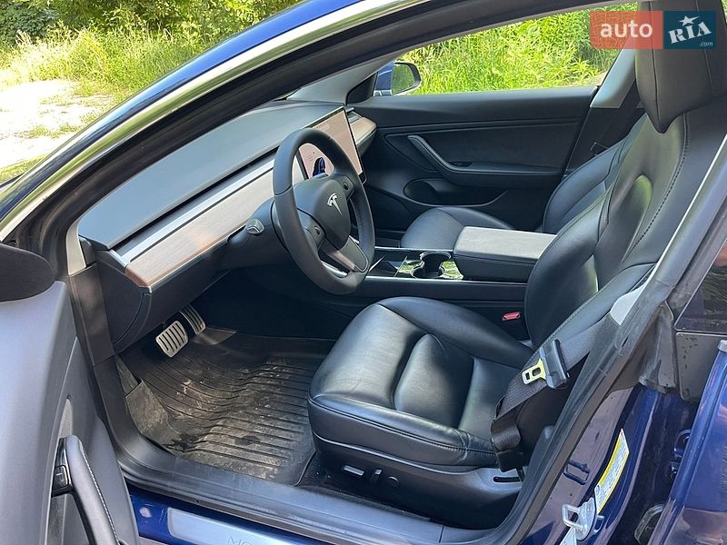 Седан Tesla Model 3 2019 в Києві