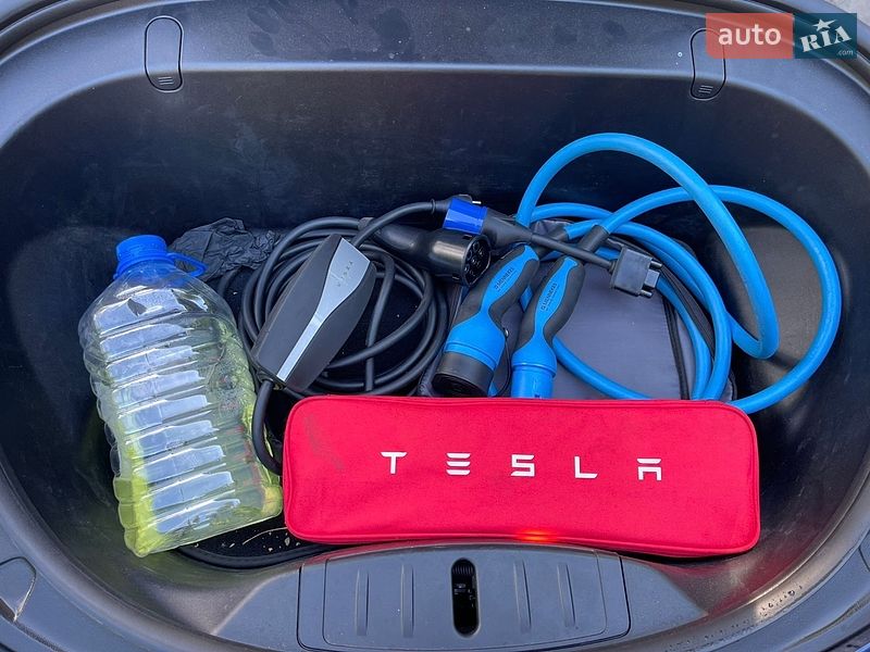 Седан Tesla Model 3 2019 в Києві