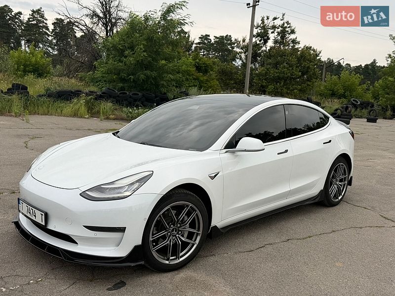Tesla Model 3 2019