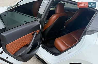 Седан Tesla Model 3 2019 в Києві