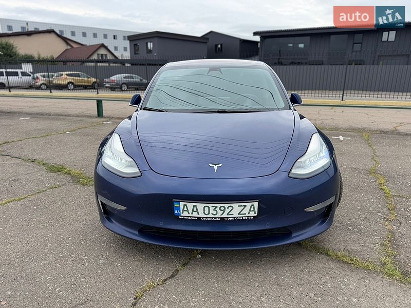 Седан Tesla Model 3 2019 в Києві