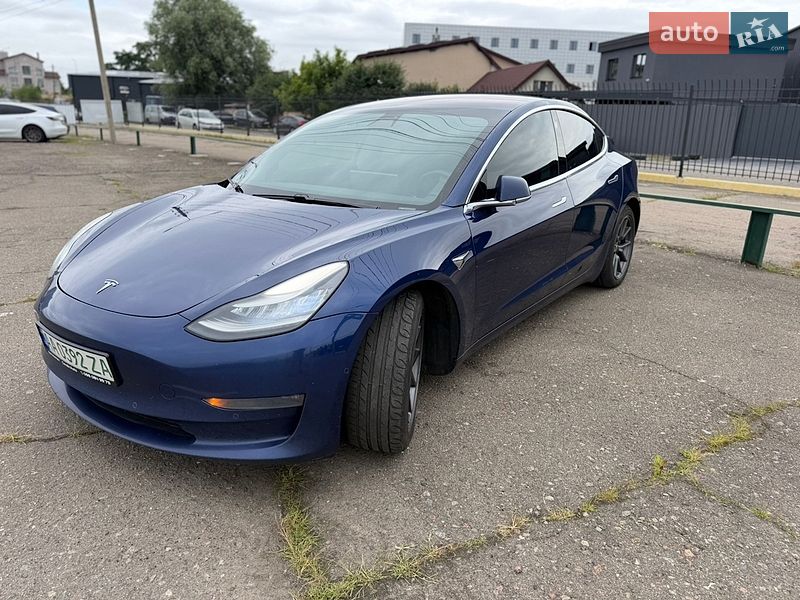 Седан Tesla Model 3 2019 в Києві
