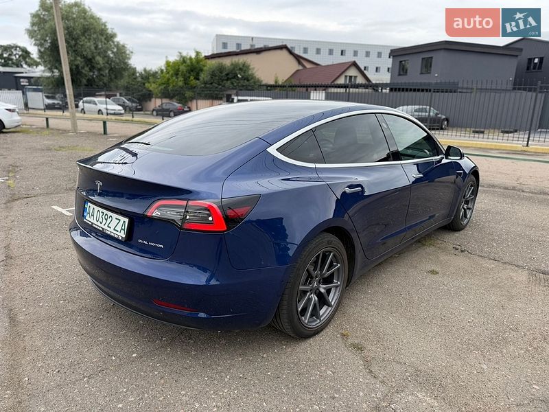 Седан Tesla Model 3 2019 в Києві