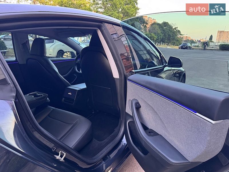 Седан Tesla Model 3 2024 в Одессе